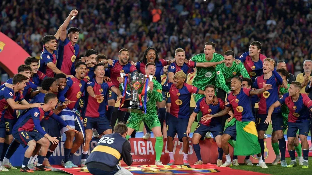 barcelona-laliga-title-20250518